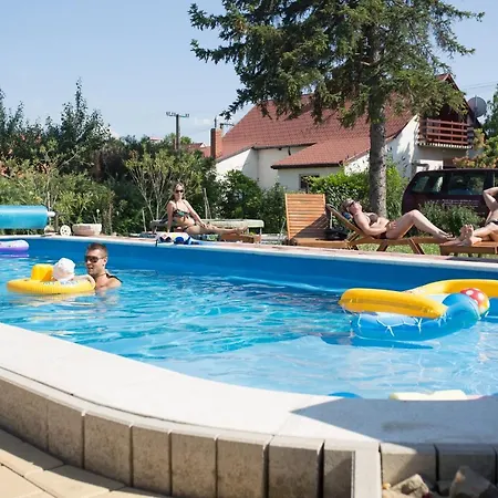 Oda ve Kahvaltı Pelso Panzio Balatonmáriafürdő